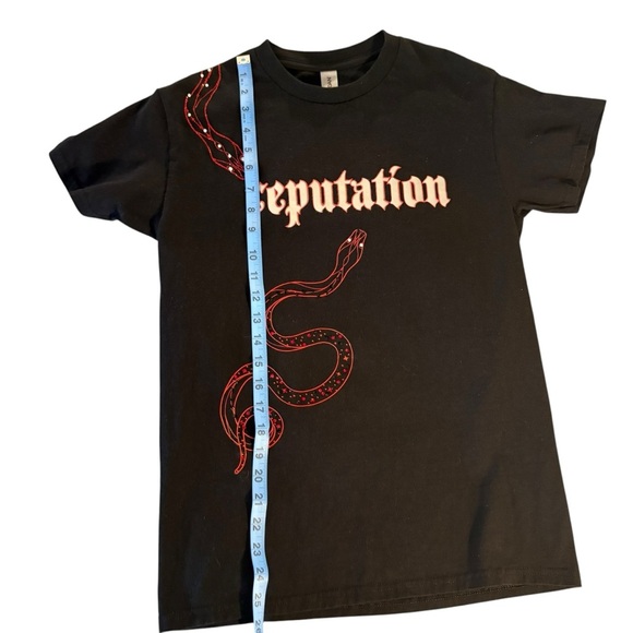 Taylor Swift Unique Reputation Sparkle Snake Tshirt. EUC.‎ Women's Small. - Picture 5 of 8